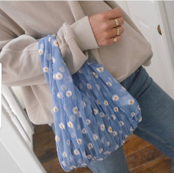 embroidered tulle bucket bolsa
